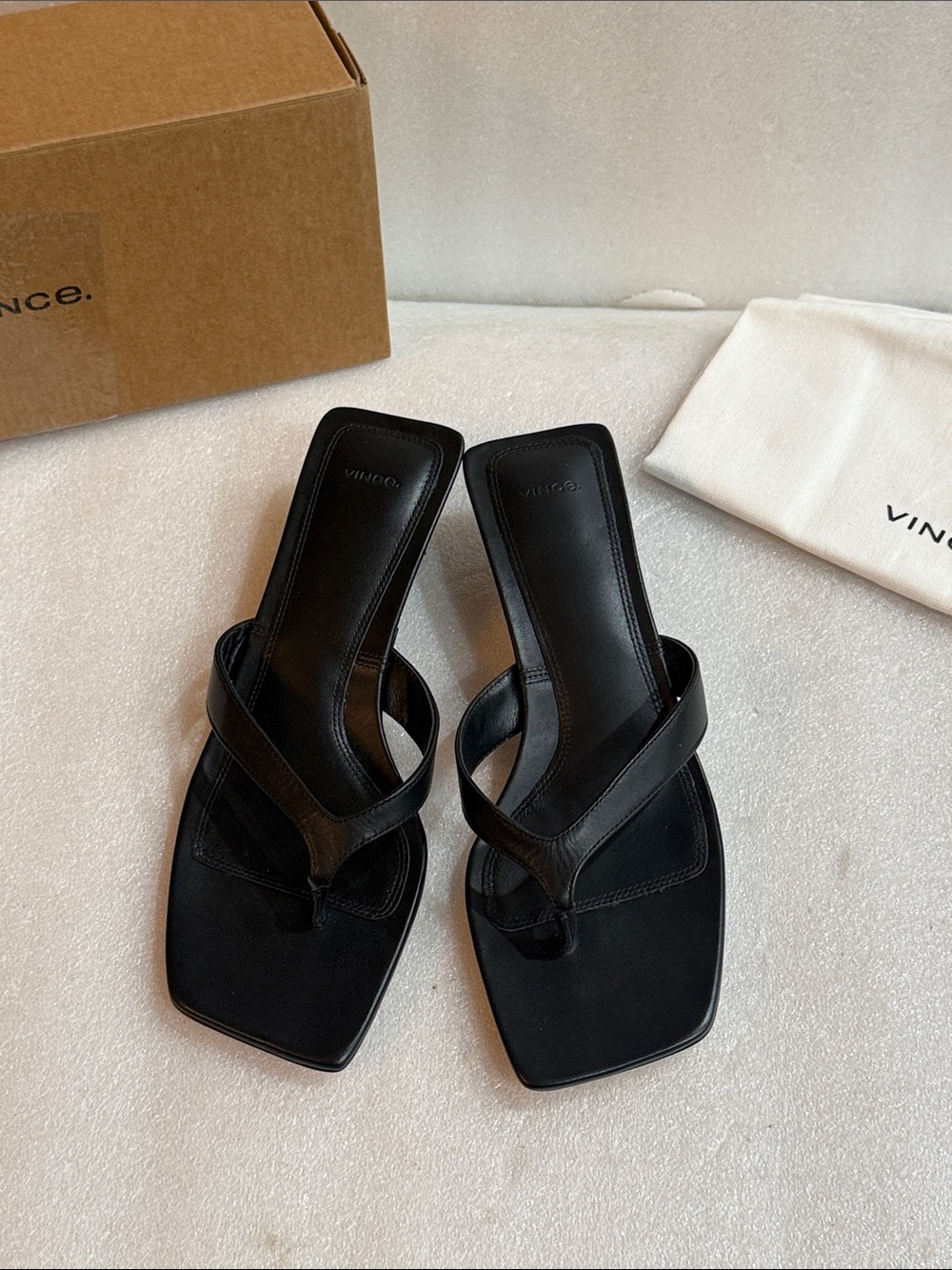 Vince Women's San Juan Thong Sandals Black Size 7 New